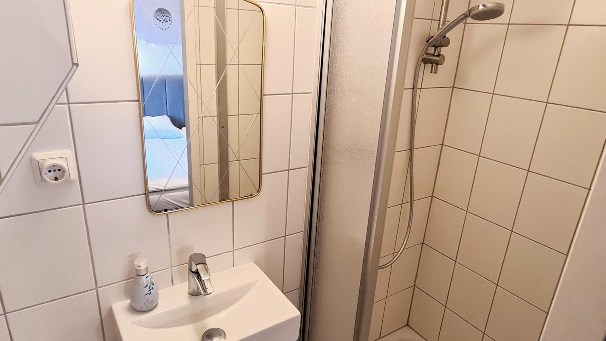 Weltempfaenger Backpacker Hostel Köln Dış mekan fotoğraf